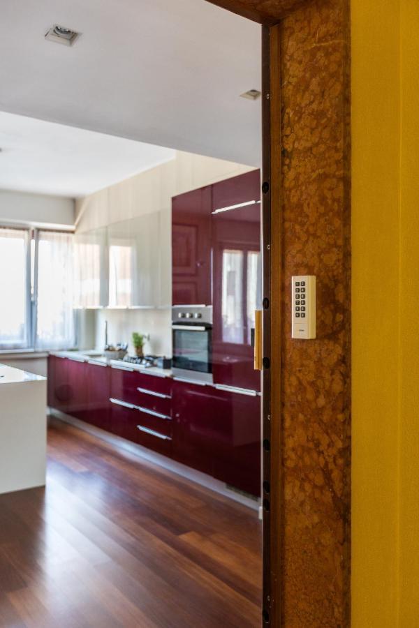 Rosselli 13 Milan Apartment Exterior photo